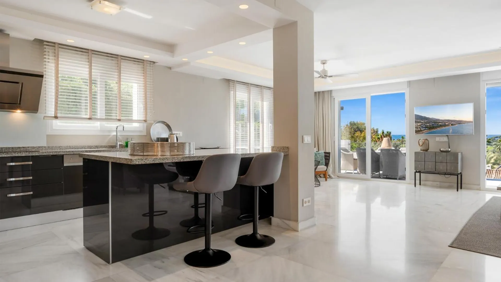 Villa Vista Royale Ref #100 Marbella