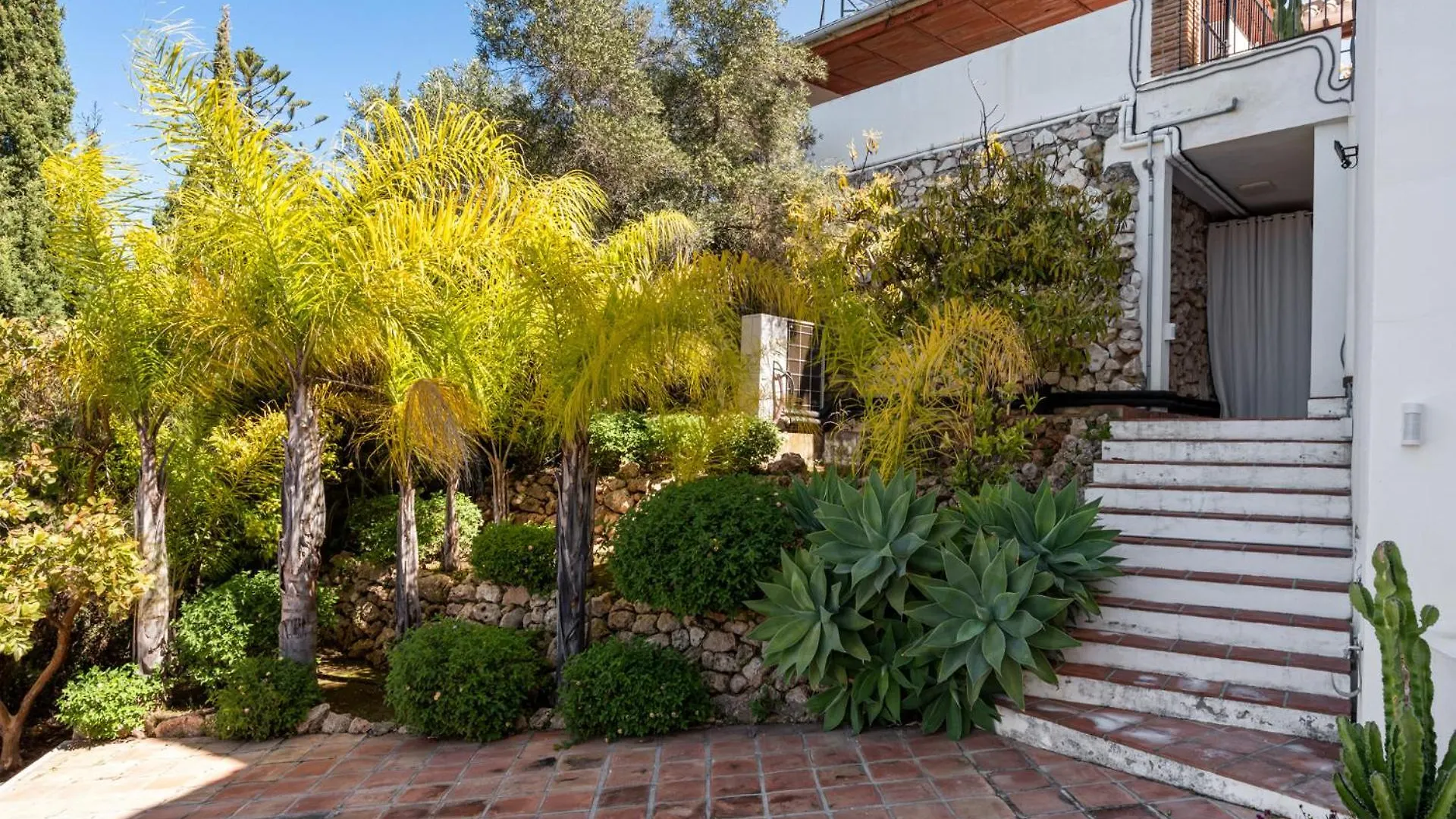 Villa Vista Royale Ref #100 Marbella